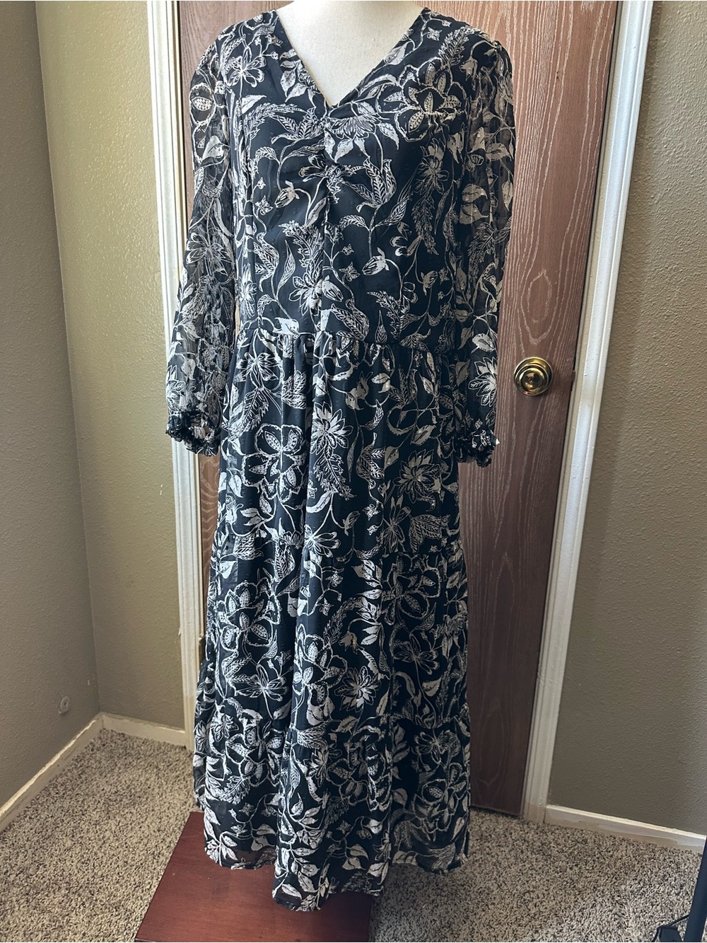 Sincerely Jules Black Floral V-Neck Long Sleeve Maxi Dress